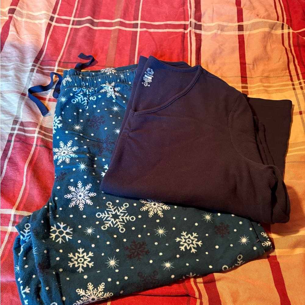 Fruit of the Loom Navy Thermal Top